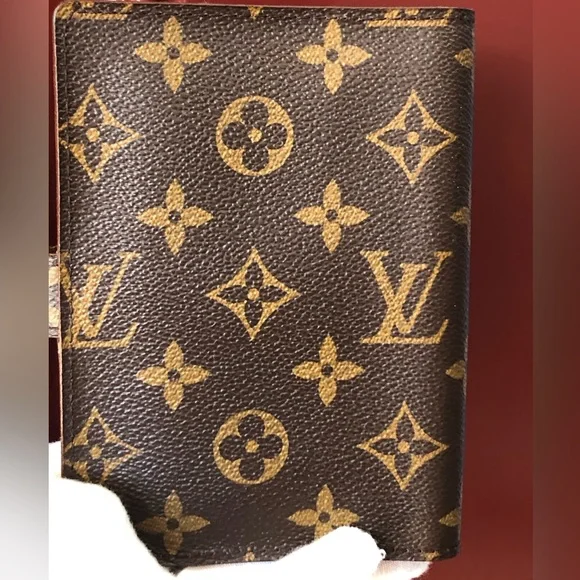 Louis Vuitton Monogram Agenda - Picture 2 of 4